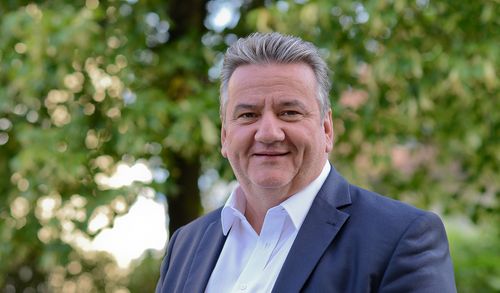 Portrait des Projektleiters Lutz Rätz